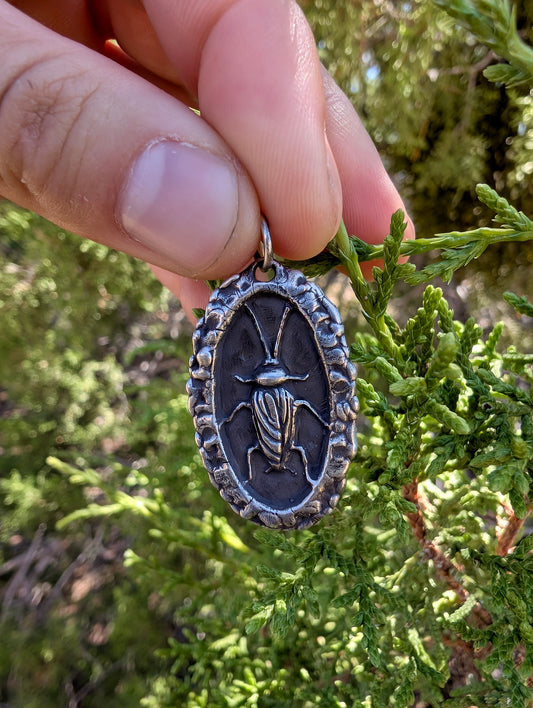 Cucaracha (Silver)